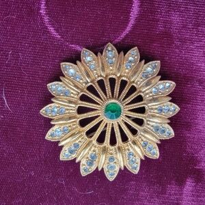 Beautiful gold tone green stone brooch